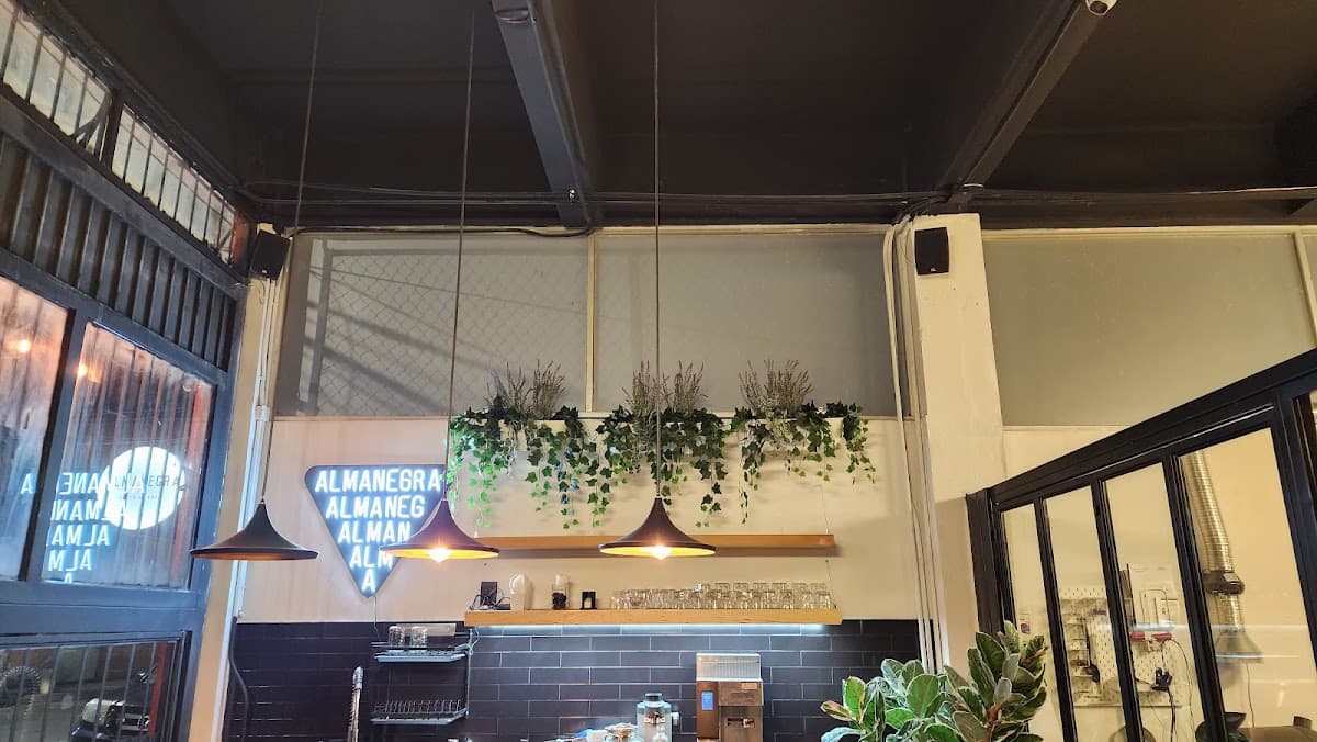 Almanegra Café Moderna